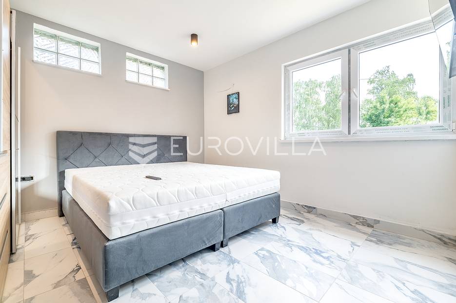 Zagreb, Črnomerec, kuća s 8 apartmana za najam 380 m2 - cover