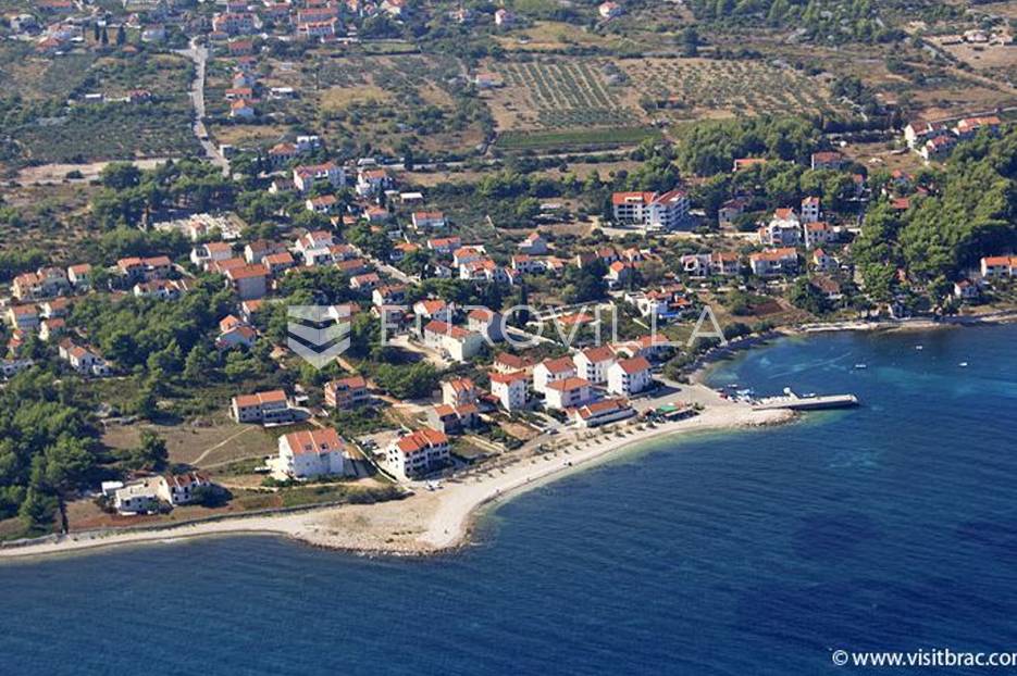 Brač, Mirca, poljoprivredno zemljište s pogledom na more - cover