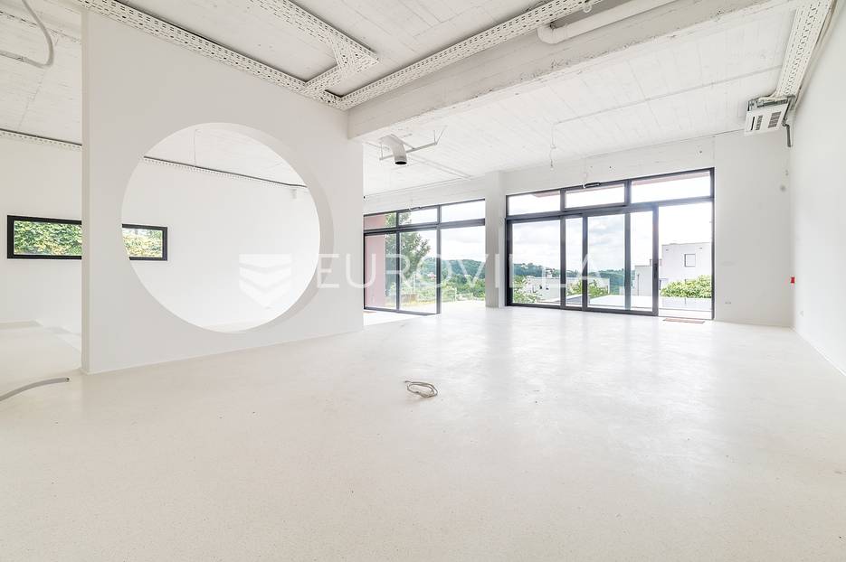 Šestine luksuzna obiteljska vila s bazenom - cover