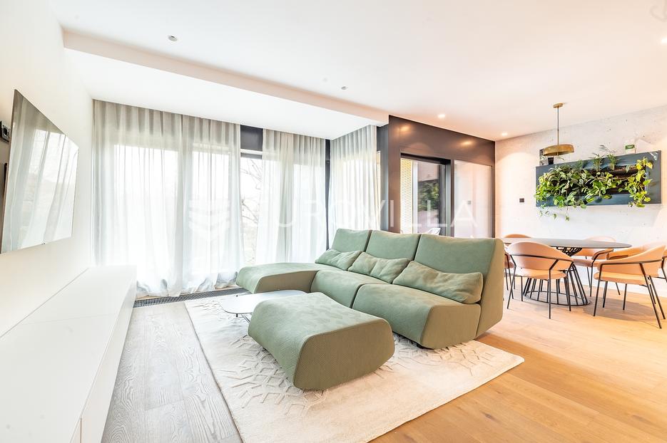 Zagreb, Ribnjak, luksuzni četverosobni stan NKP 130 m2, PRVI NAJAM! - cover