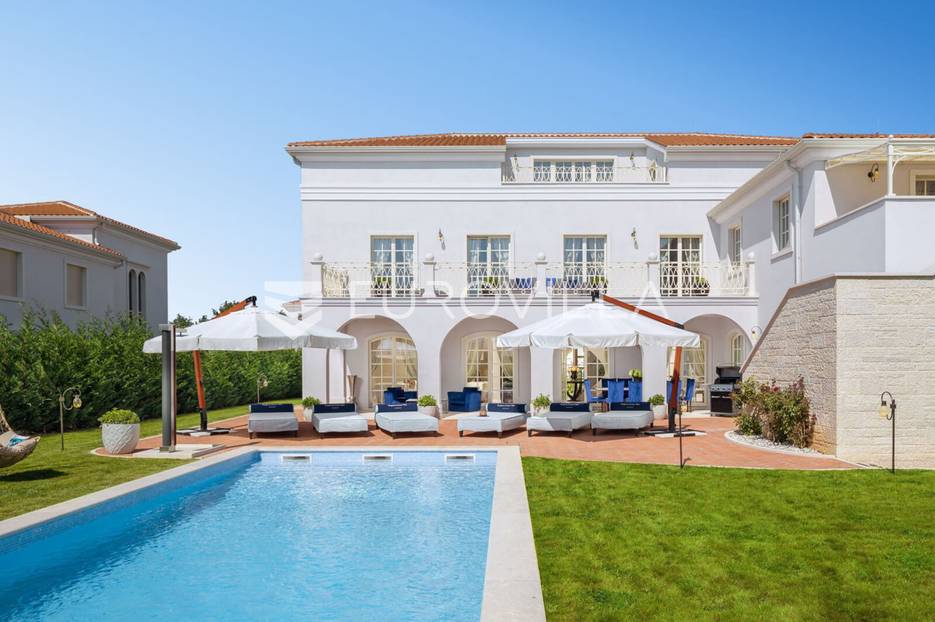 Istra, Vabriga, raskošna samostojeća vila  od 511 m2 na velikoj okućnici - cover