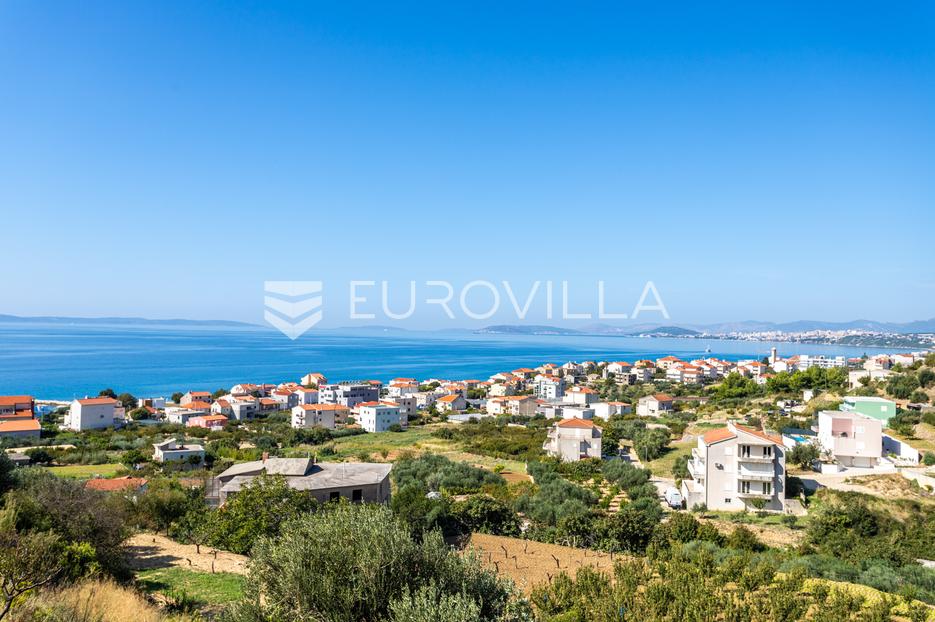 Podstrana, stambeni objekt s poslovnim prostorom - cover