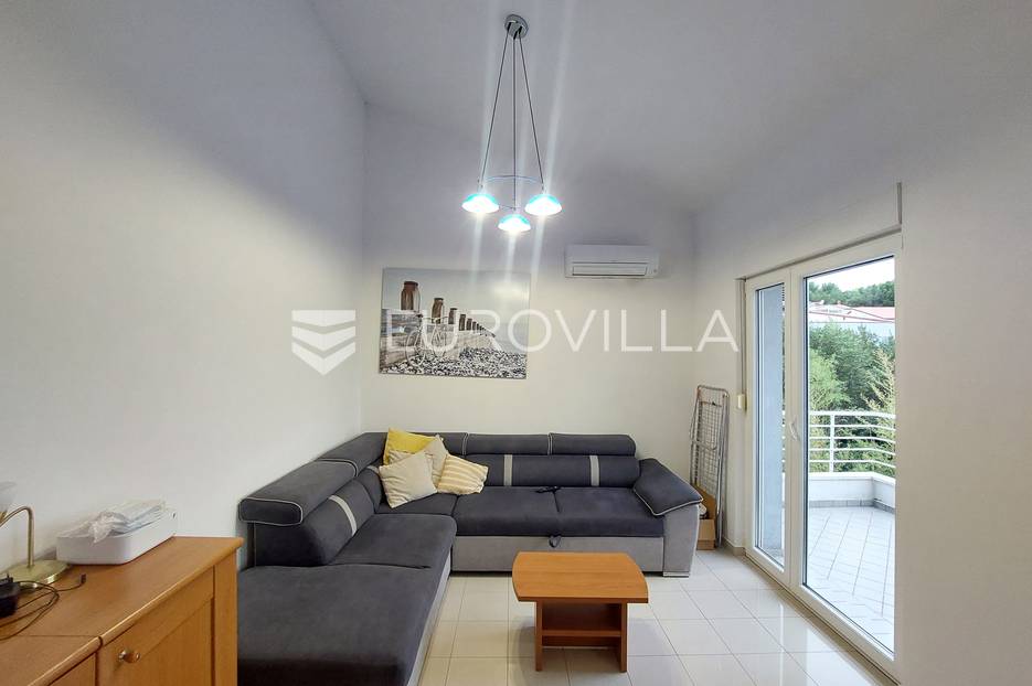 Pula, jednosoban stan, 200m od mora, NKP 56 m2 - cover