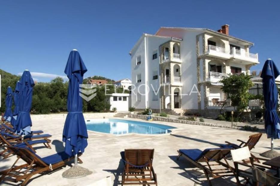 Rab, Barbat, villa sa pet aprtmana 500 m2 s bazenom - cover