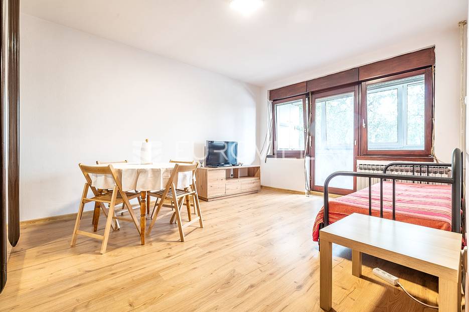 Zaprešić, centar funkcionalan stan 39 m2 - cover