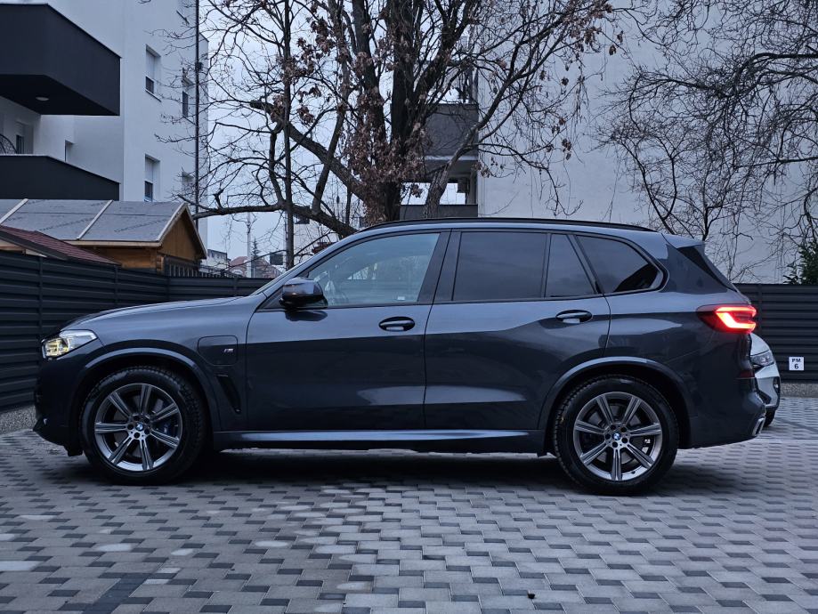 BMW X5 xDrive45e M-Sport Bowers&Wilkins - Panorama - 360Kam - SkyLoung - cover