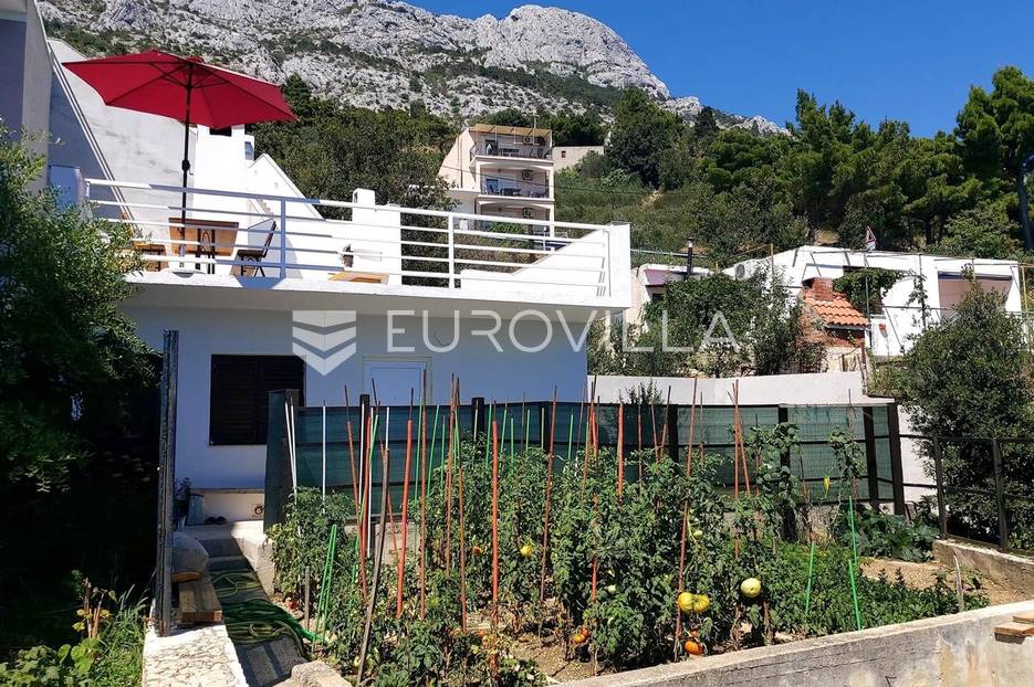 Omiš, Marušići, prekrasan trosoban stan s pogledom na more - cover