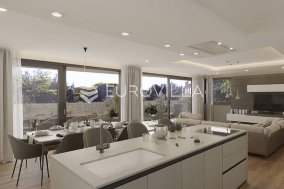 Istra, Rovinj, dvosoban stan A NKP 196 m2 s vrtom u neposrednoj blizini centra - cover