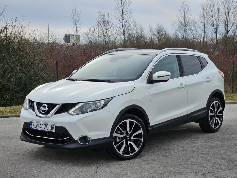 Nissan Qashqai 1,2 Tekna - cover