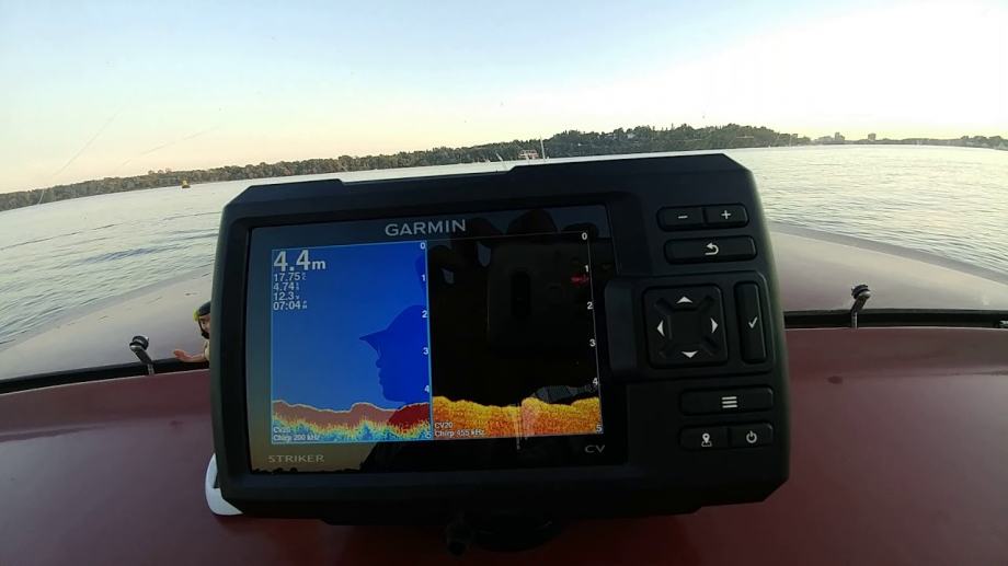 Garmin Fishfinder STRIKER Vivid 5cv Sa sondom GT20-TM - cover