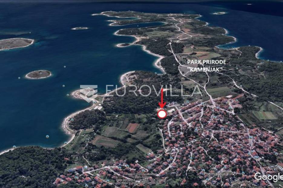 Pula, Premantura, građevinsko zemljište 2317 m2 u T2-T3 zoni 450 m od mora - cover