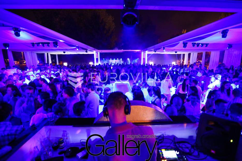 Zagreb, Gallery club na Jarunskom jezeru - cover