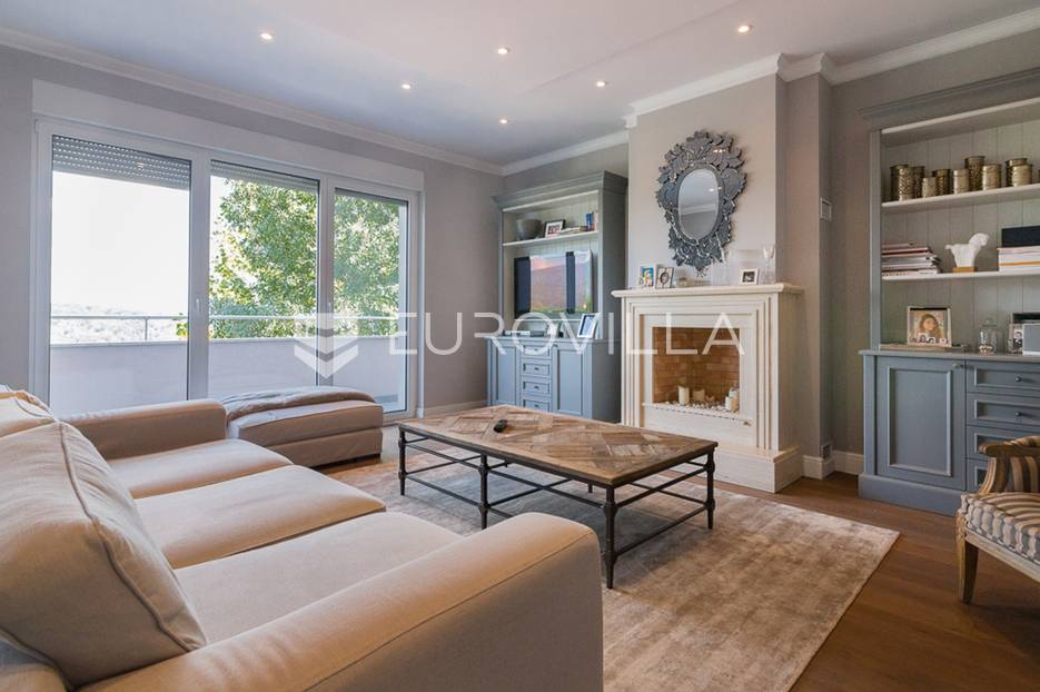 Tuškanac luksuzan četverosoban stan s garažom - cover