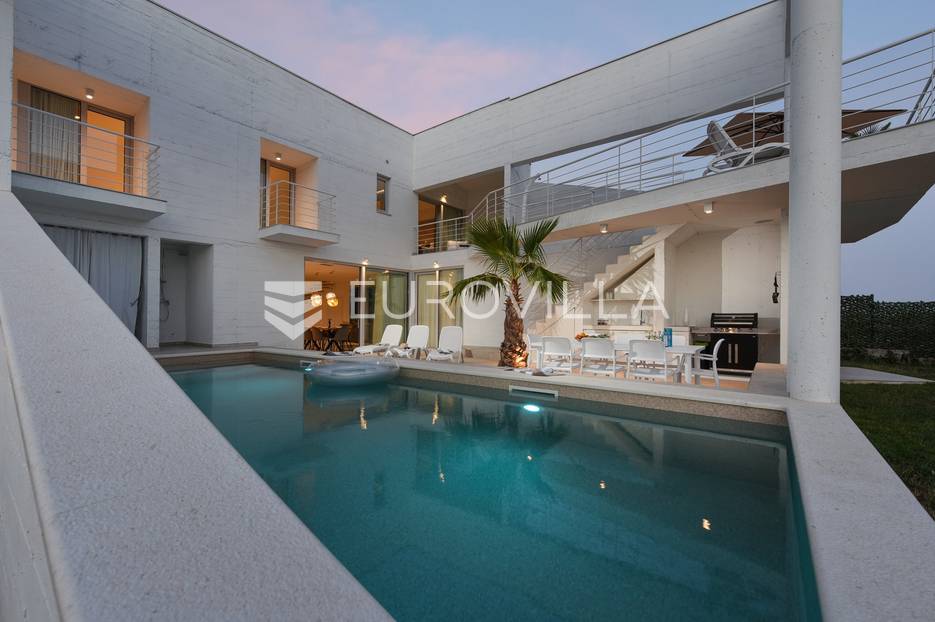 Zadar, Debeljak, luksuzno opremljena villa s bazenom i pogledom na more - cover