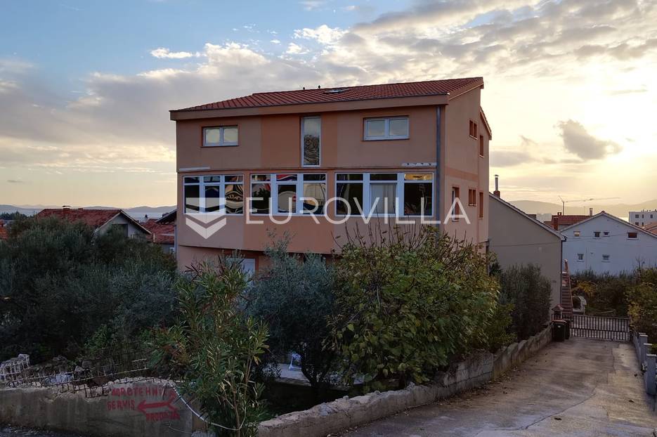 Zadar, Bili Brig, kuća sa pogledom na more - cover