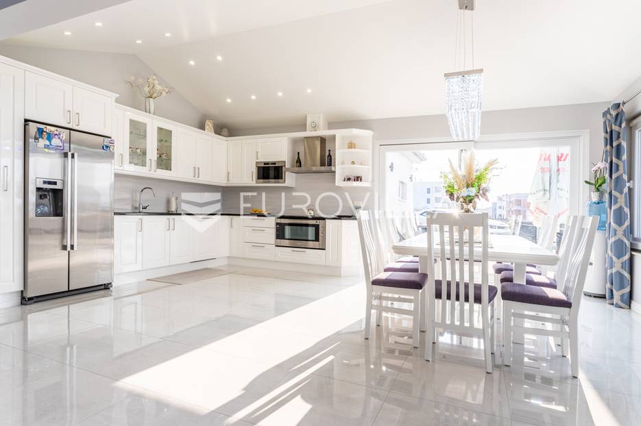 Zadar , Vidikovac, predivna kuća s uređenom okućnicom - cover