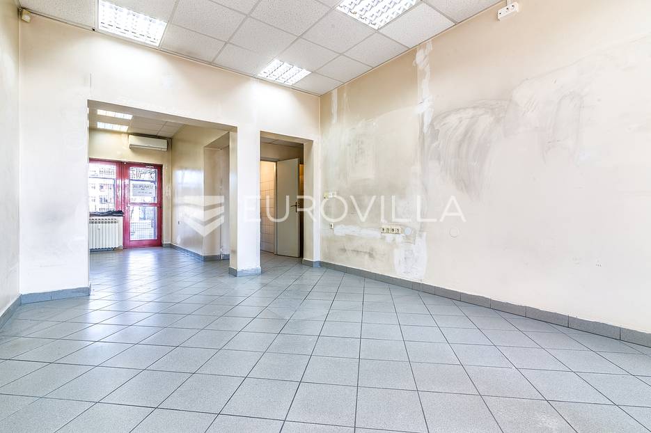 Zaprešić centar, ulični poslovni prostor  NKP 34 m2 - cover