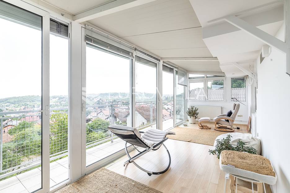 Zagreb, Gračani, prostran četverosoban dvoetažni stan NKP 207,80 m2 - cover