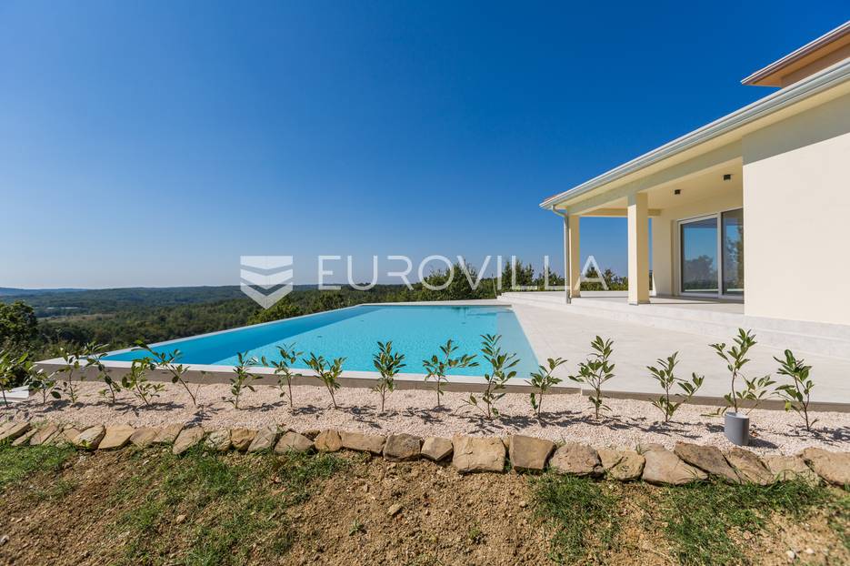 Istra, regija Motovun, luksuzna vila s prekrasnim pogledom - cover