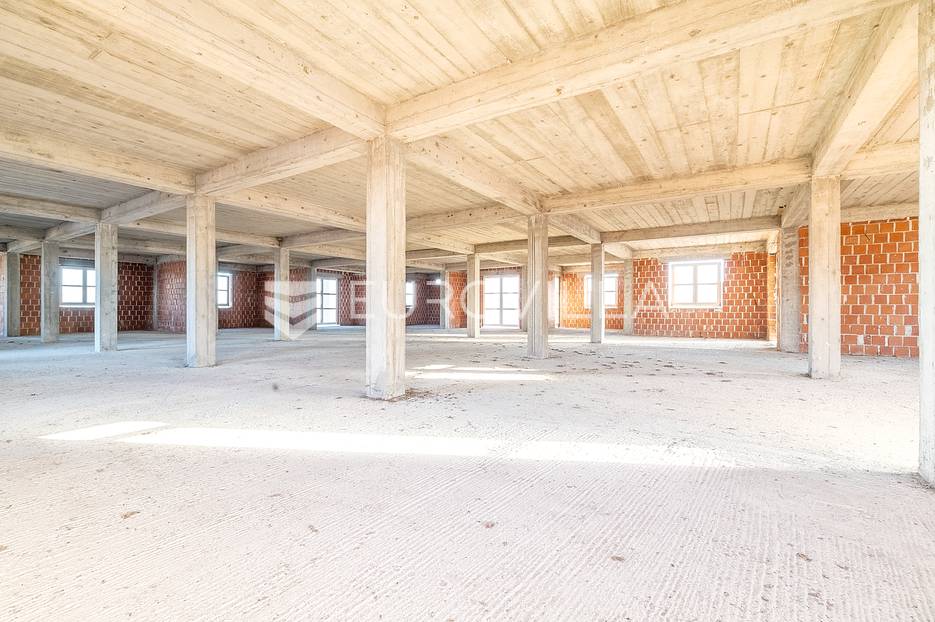 Samobor, Perivoj, roh-bau poslovni prostor - cover