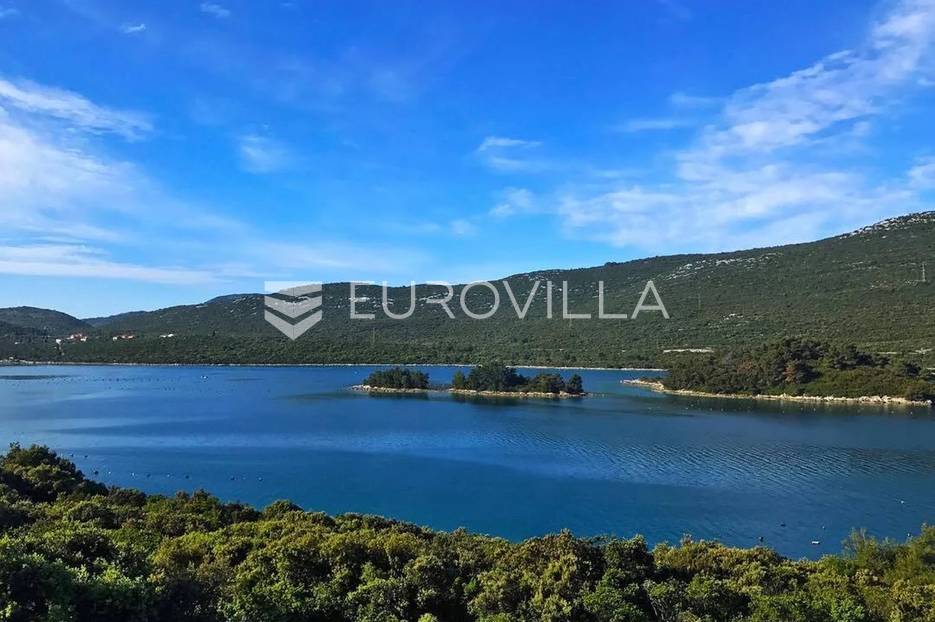 Pelješac, otok u Malostonskom zaljevu - cover