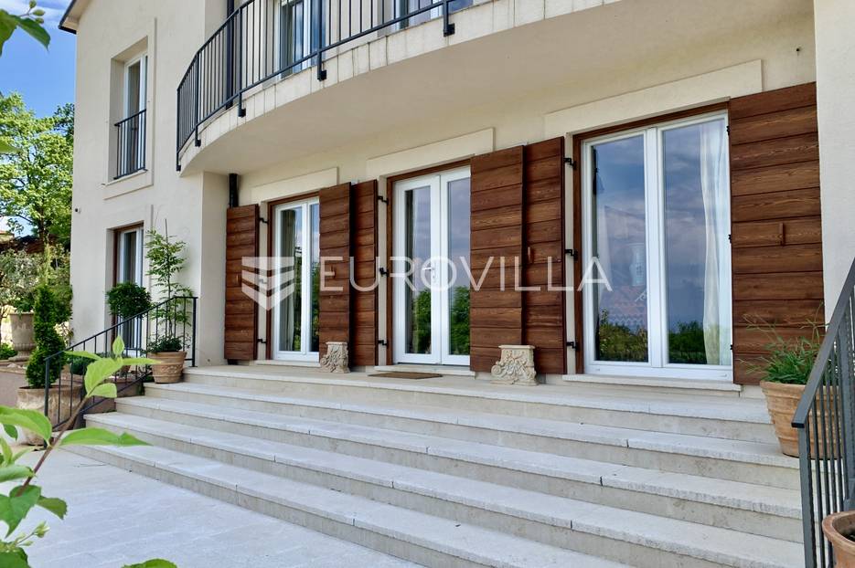 Brseč - predivna luksuzna vila s bazenom i panoramskim pogledom na more - cover