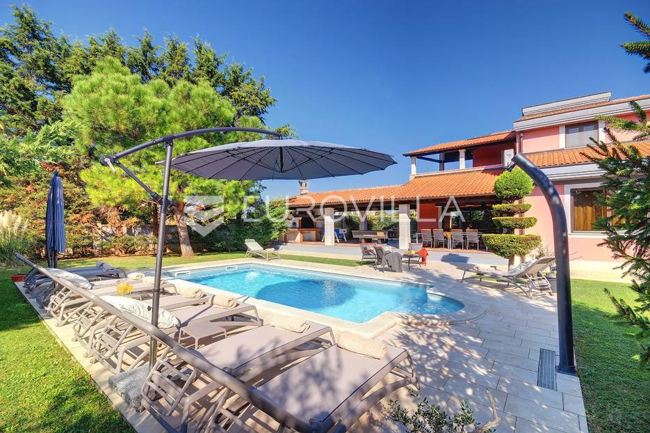 Pula, Veli Vrh - prekrasna luksuzna i moderna kuća 347 m2 s bazenom 27 m2 - cover