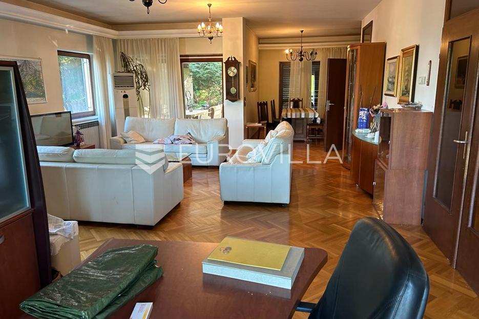 Vinogradska obiteljska kuća - cover