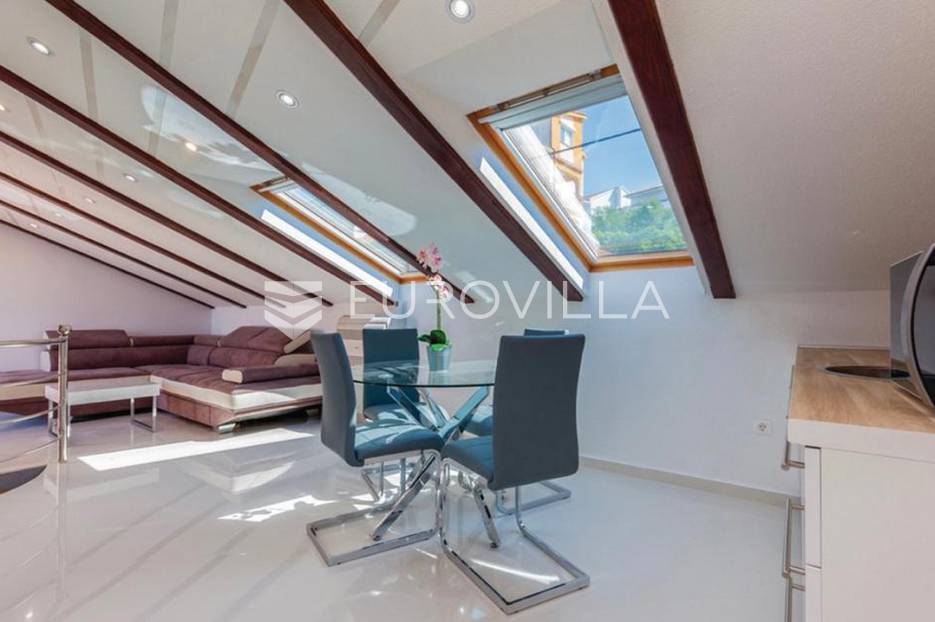 Crikvenica, Kačjak,  prekrasan četverosoban dvoetažni stan 102 m2 - cover