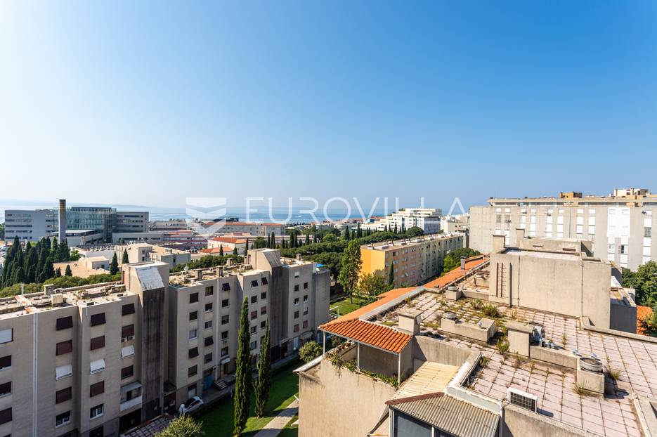 Split, Blatine, komforan trosoban stan - cover