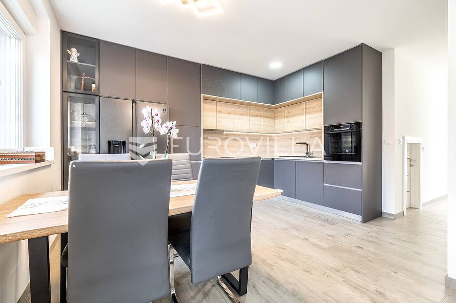 Sesvete, dvoetažna duplex kuća 136 m2 NOVOGRADNJA - cover