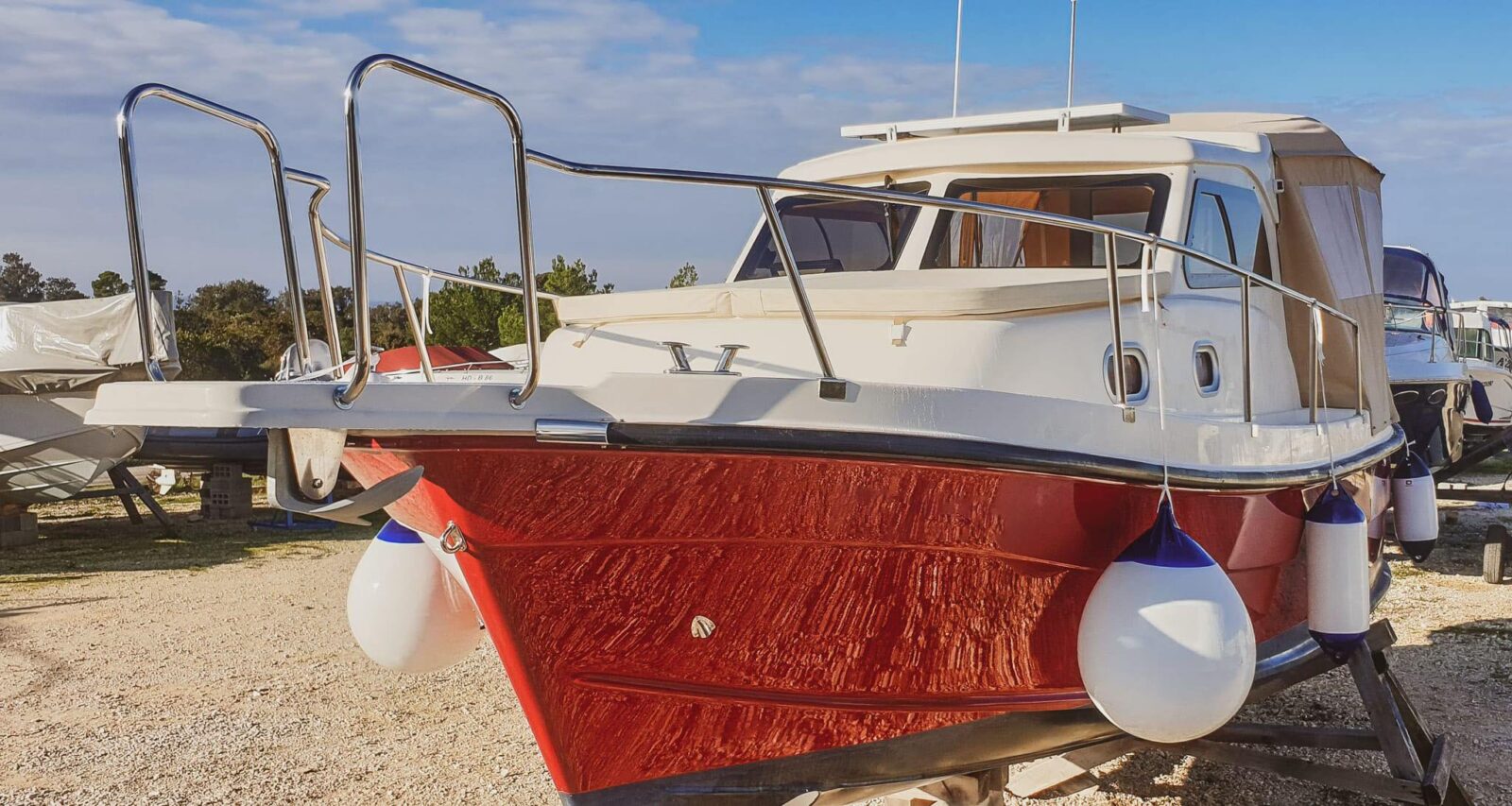 NOVA BETINA 700 - cover