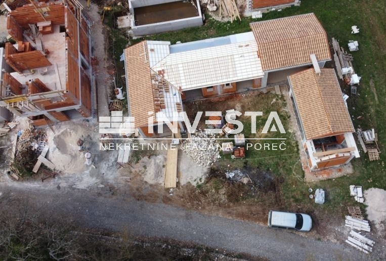 Okolica Tinjana, kamena vila u izgradnji, 170 m2 - cover