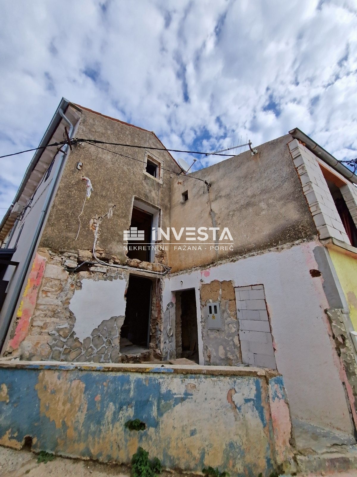 Ližnjan, kuća od 85 m2 u fazi adaptacije - cover