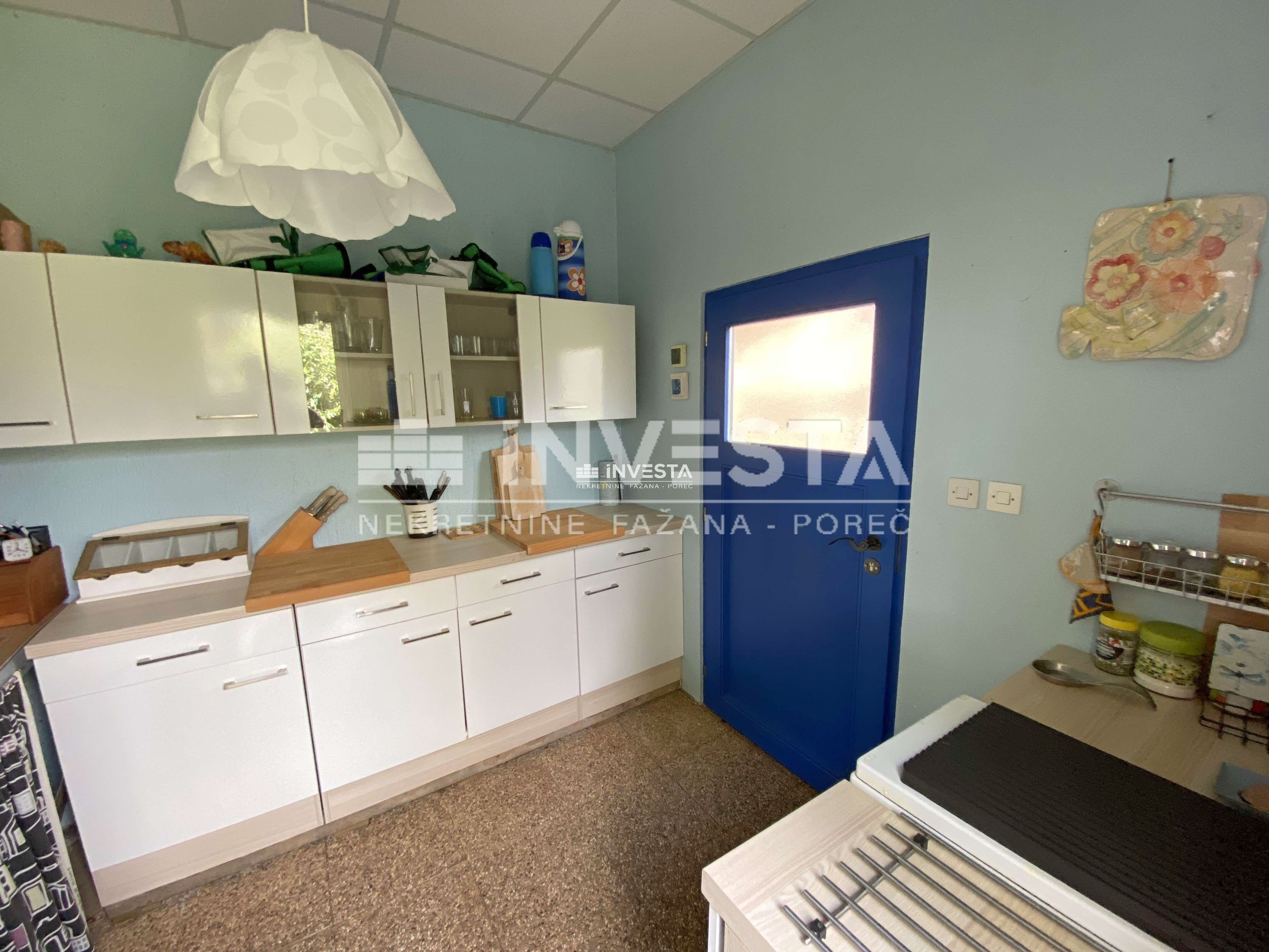 Peroj, Vikendica 41m2 na građevinskom zemljištu, 600 m od plaže - cover