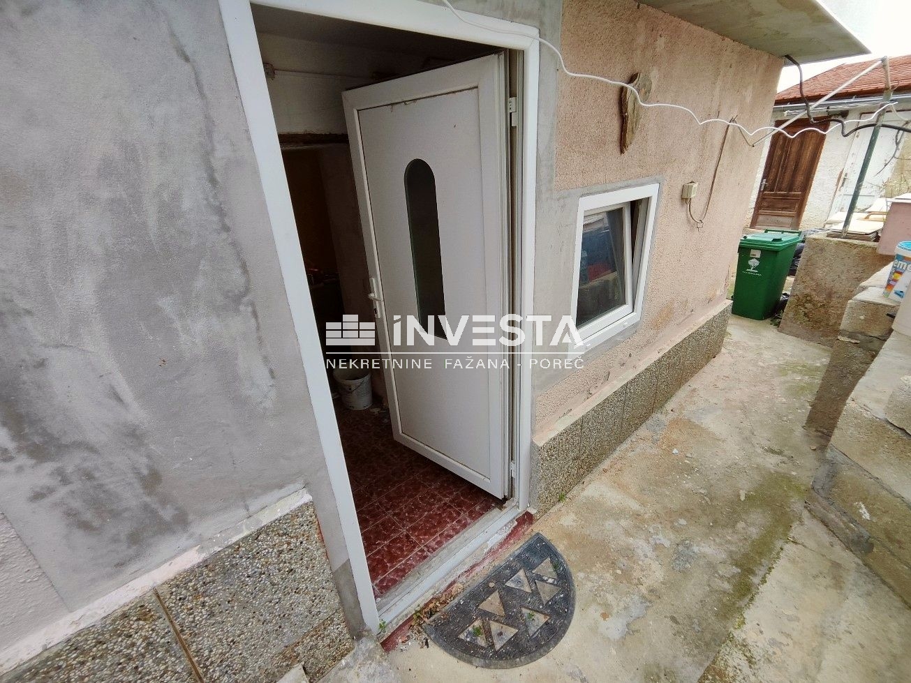 Pula, Šijana, stan za adaptaciju od 39 m2 sa 128 m2 dvorišta - cover