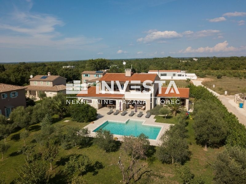 Okolica Svetvinčenta, luksuzna vila s bazenom i prostranom okućnicom - cover
