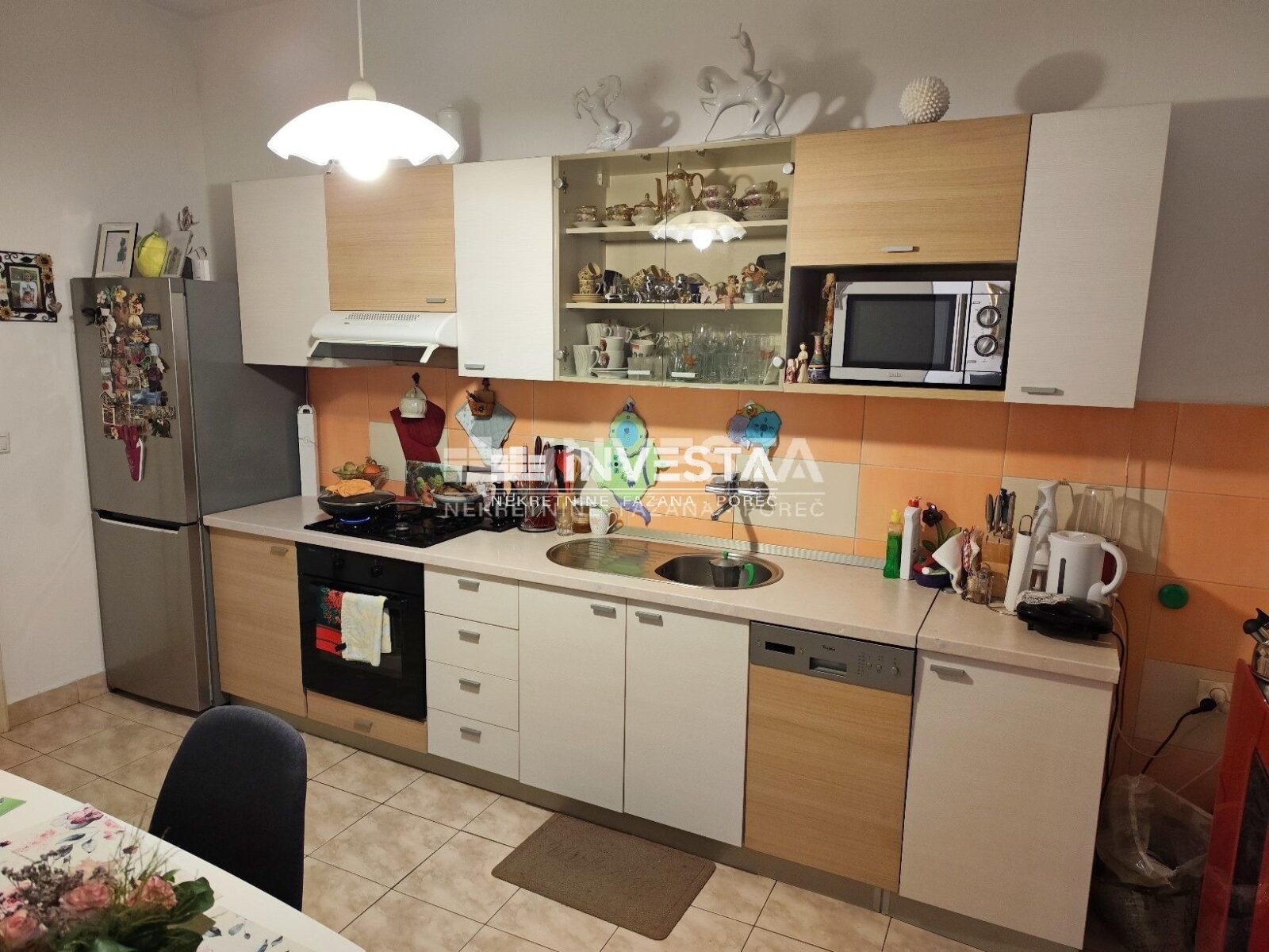 Pula centar, dvosobni stan na 1.katu, 68 m2, garaža - cover