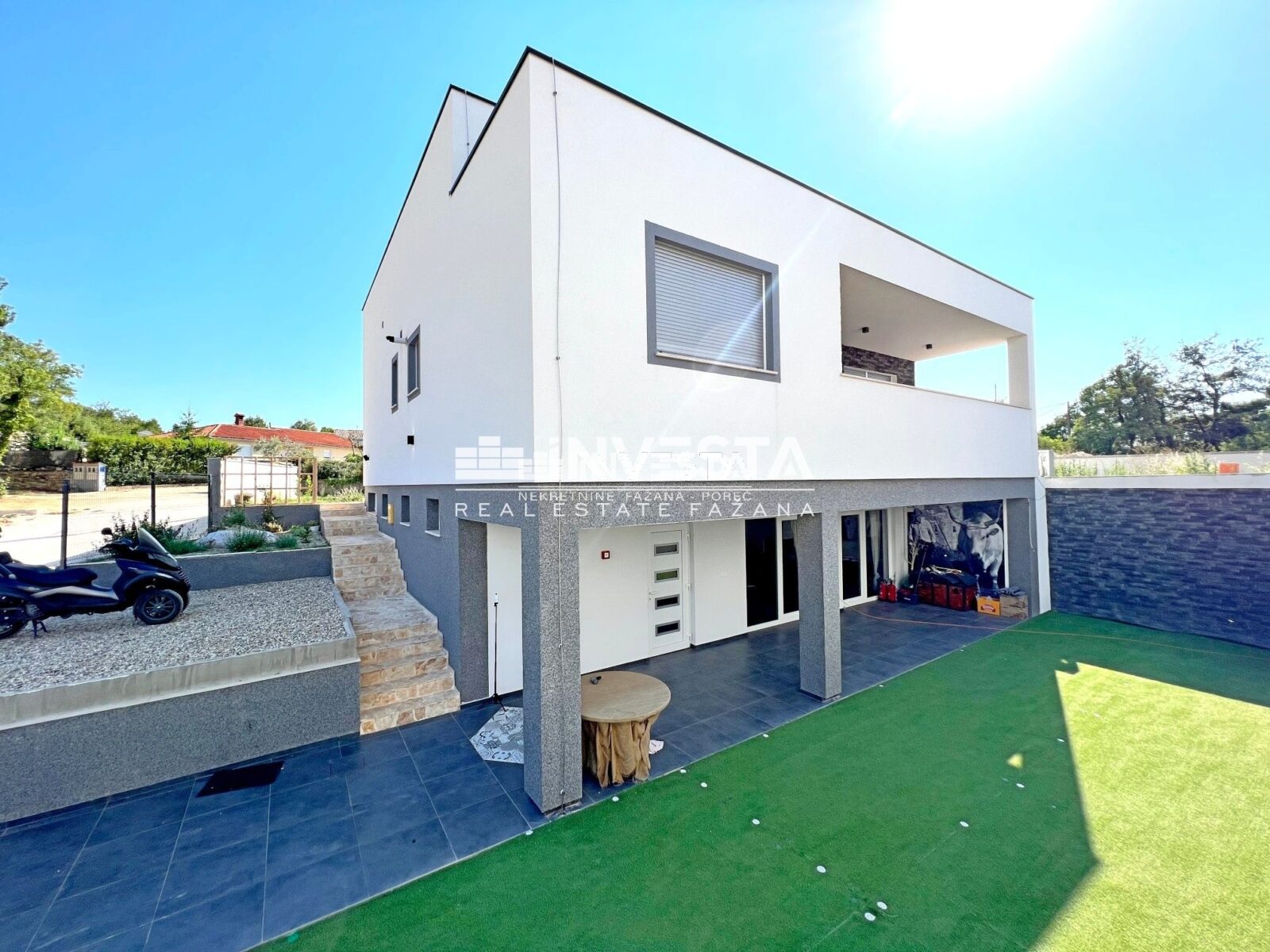 Vodnjan okolica, moderna kuća s konobom, 240 m2 - cover