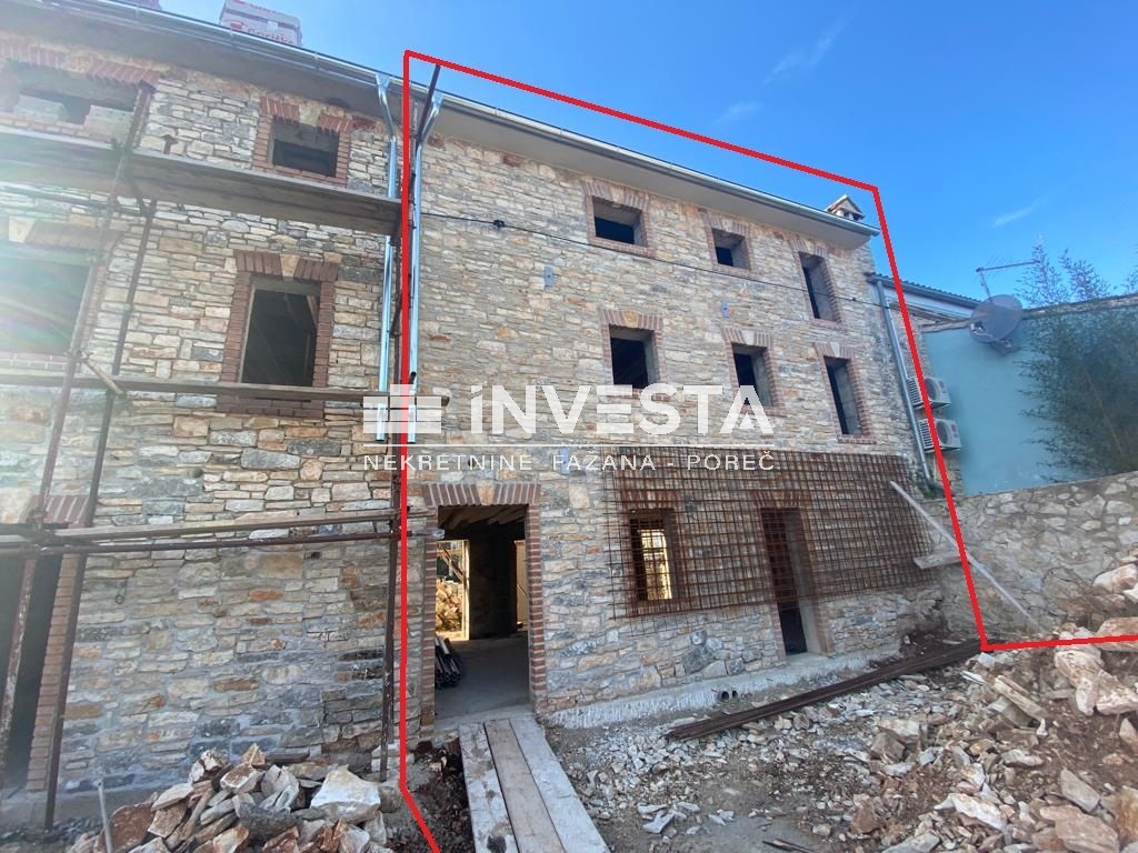 Juršići, kuća u nizu 174m2 s dodatnim objektom - cover