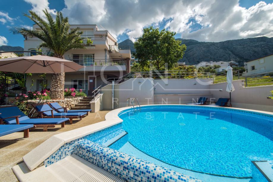 Makarska - vila iznad centra sa pogledom (prodaja) - cover