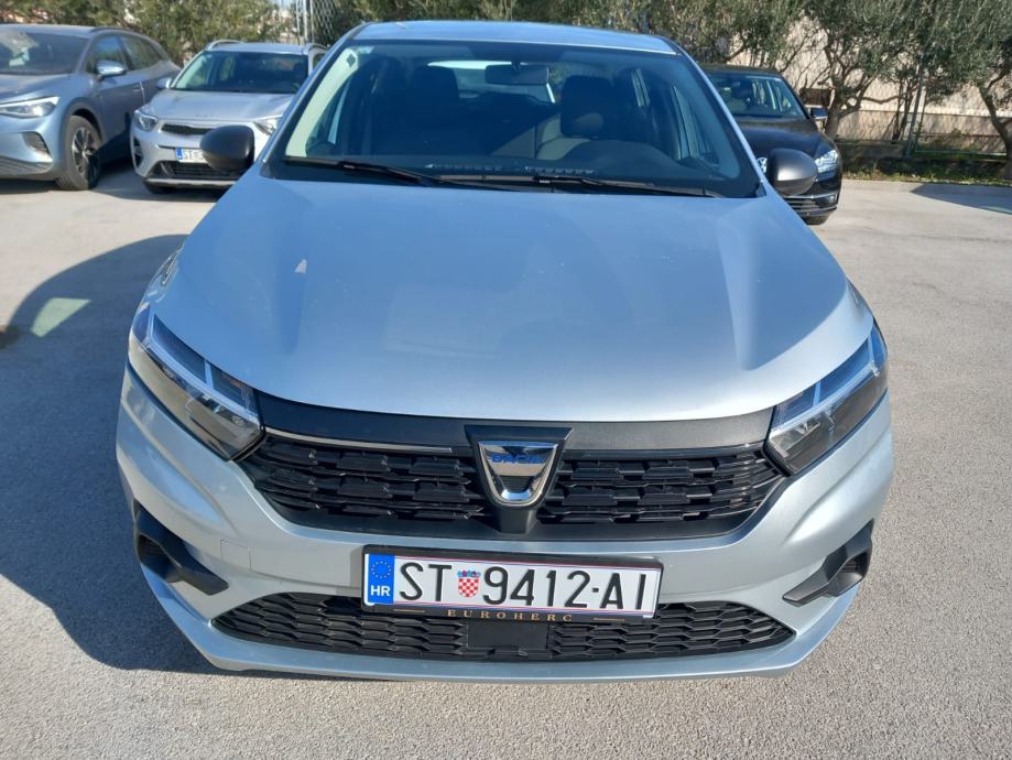 Dacia Sandero 1,0 SCe - cover