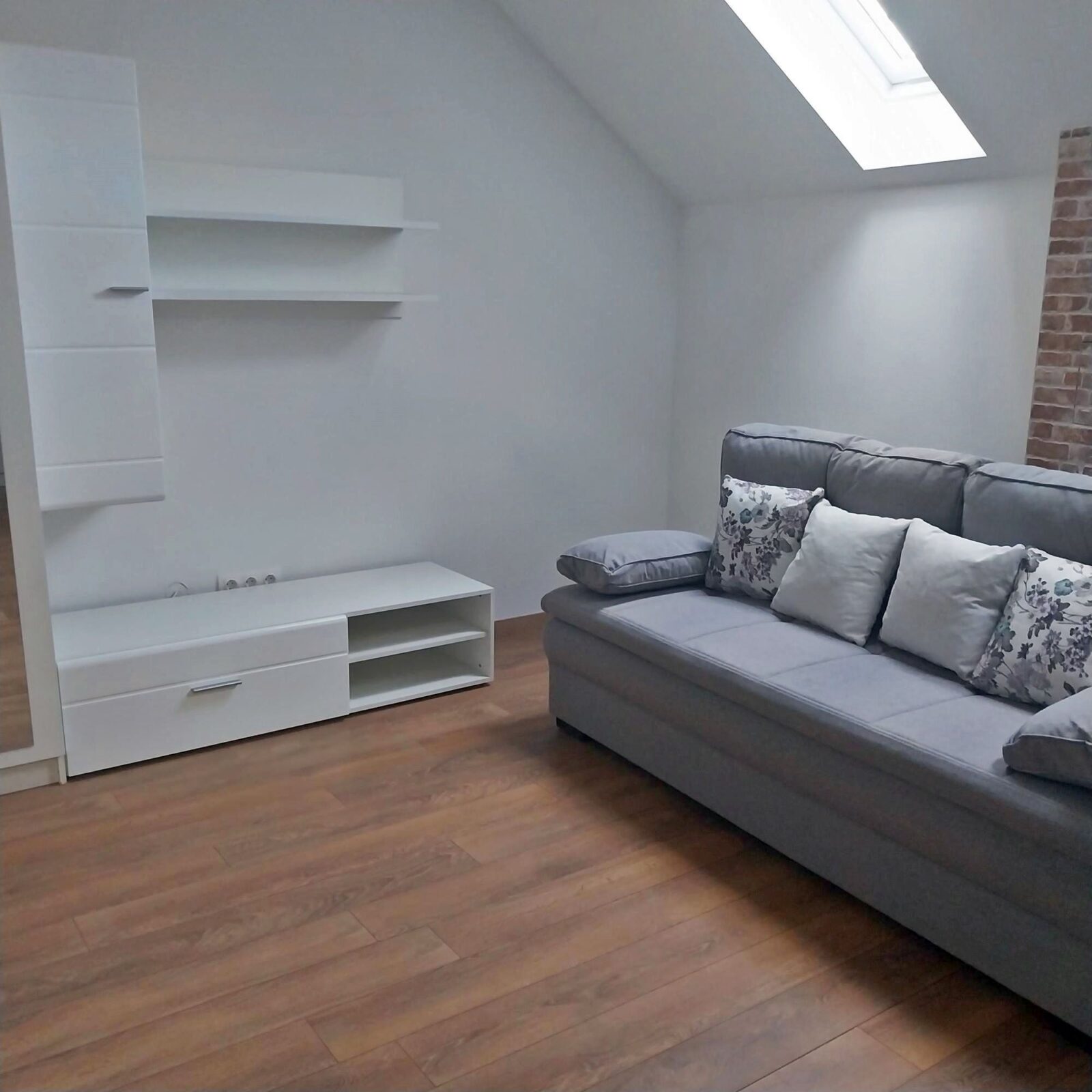 Najam: Zagreb-Trešnjevka, novouređen stan 40,25m2 s terasom - cover