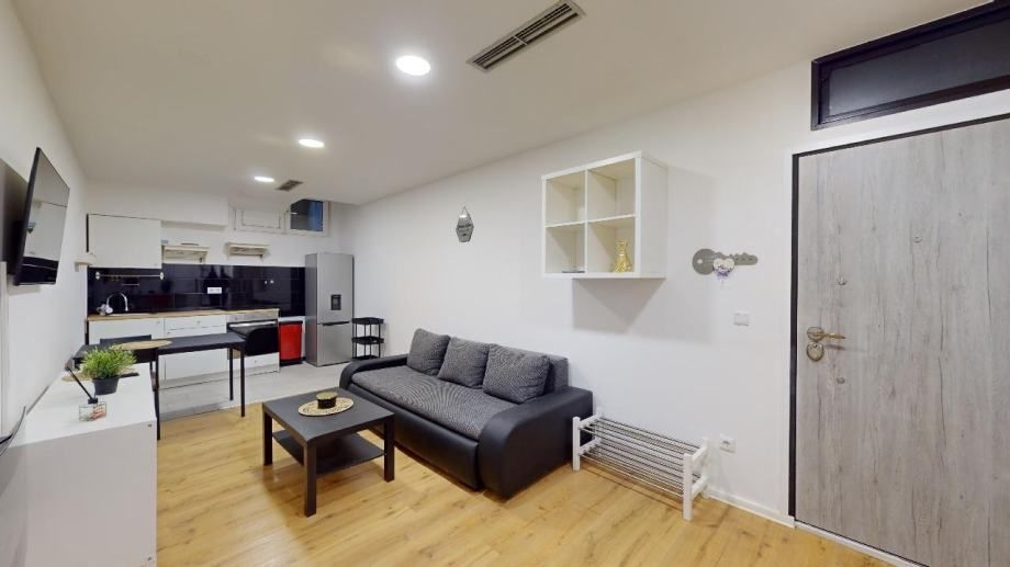Poslovni prostor-prodaja: Zagreb-Maksimir, 2-sobni površine 43.13m2 - cover