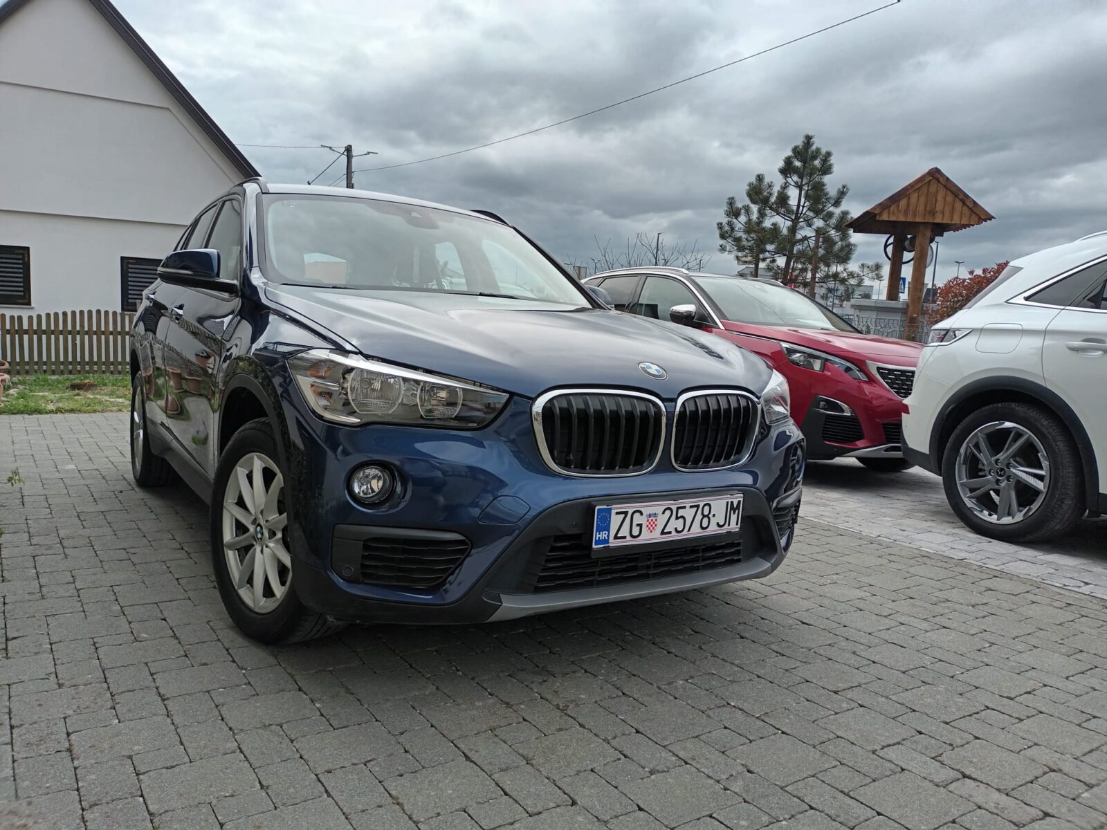 BMW X1 sDrive18i AUTOMATIK - cover