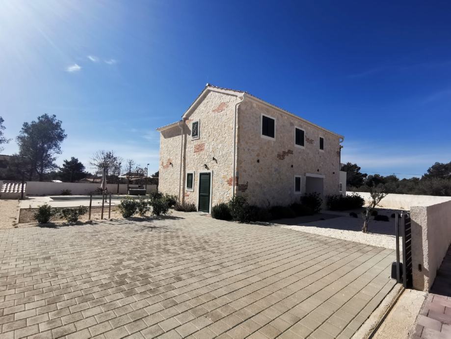 Građevinsko zemljište, Zaton, 1030 m2, lijepa lokacija za vilu - cover