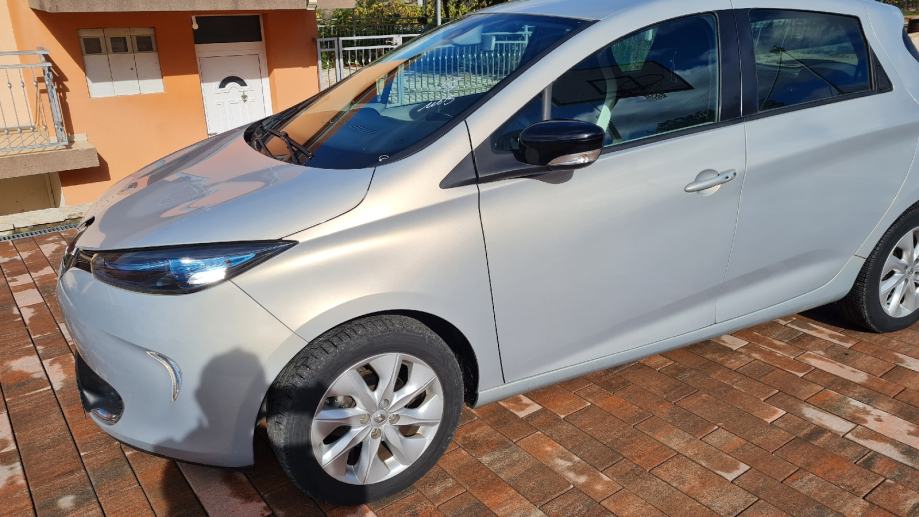 Renault ZOE Z.E. - cover