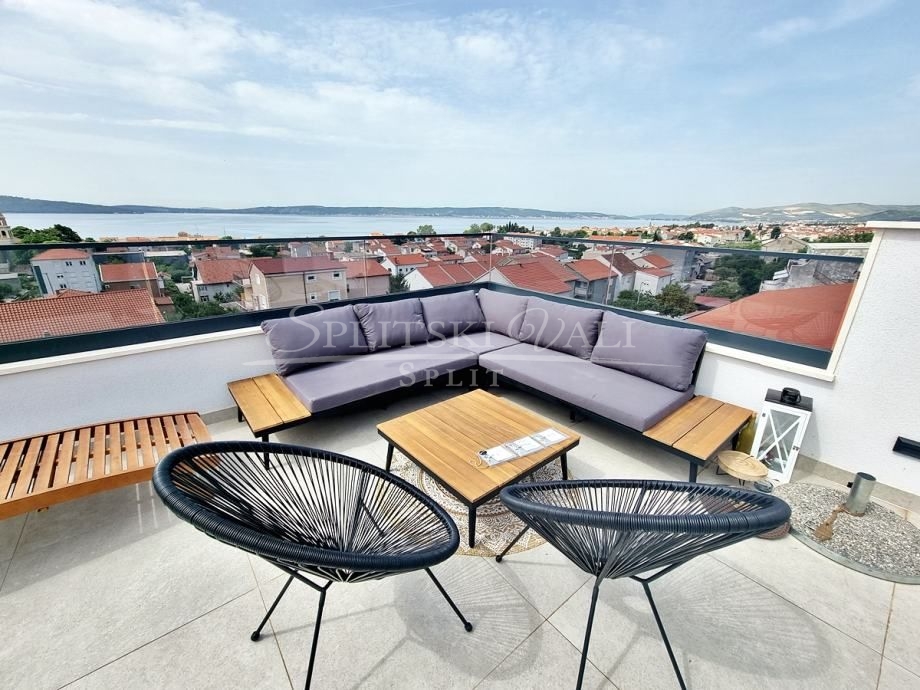 Prekrasan PENTHOUSE s panoramskim pogledom na more! - cover