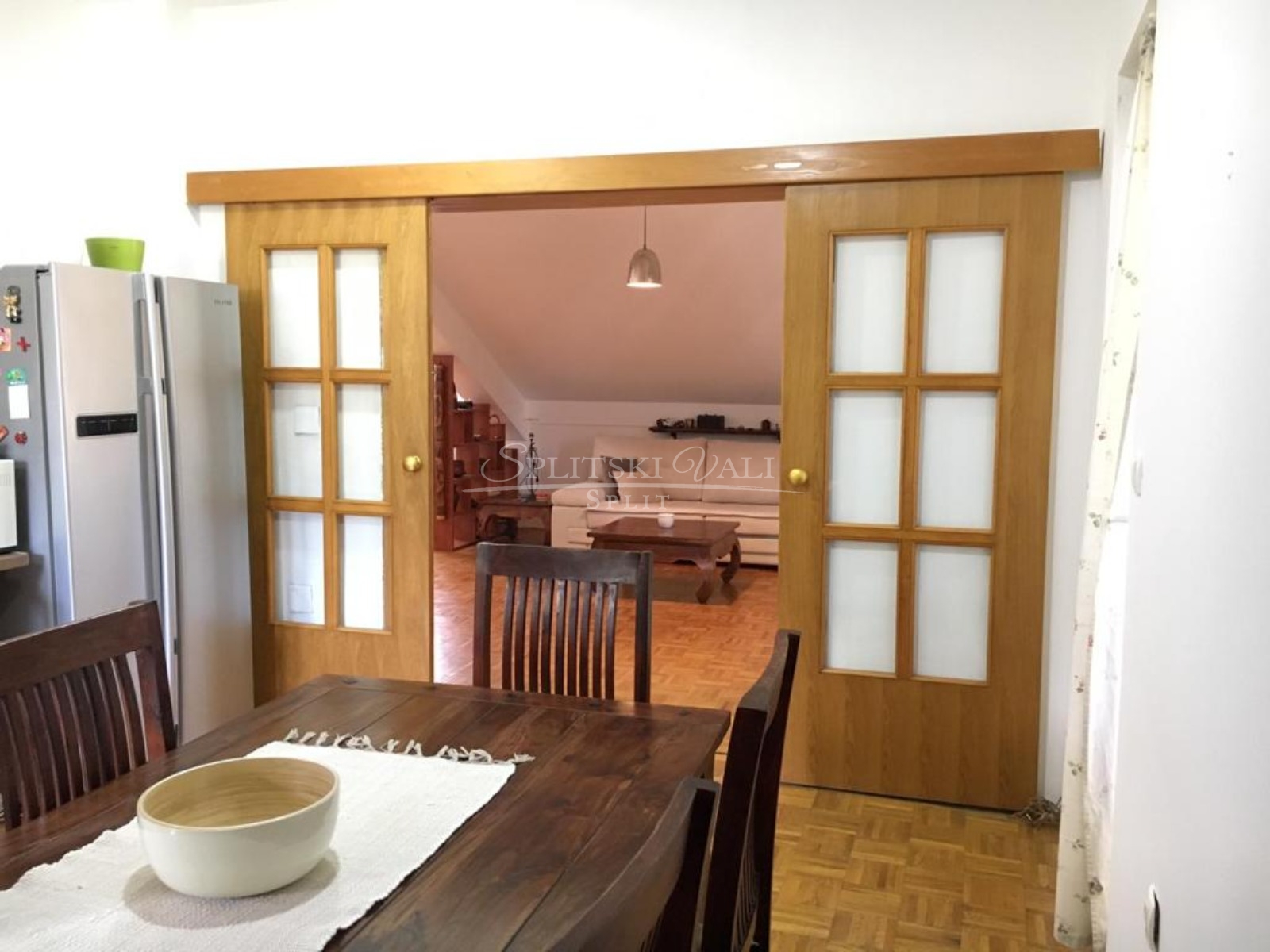 Mostar,centar-trosoban prostran stan, cijena nije fixna - cover