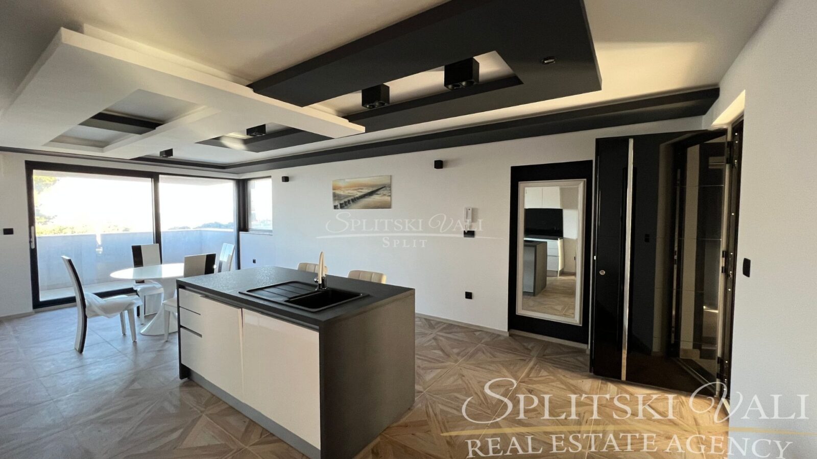 Luksuzna nova vila s bazenom Supetar, 6 stanova, 560 m2 - cover